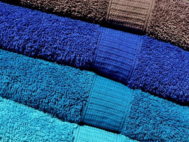 Fra rod til orden: 5 smarte måder at organisere dine håndklæder på en håndklædestang